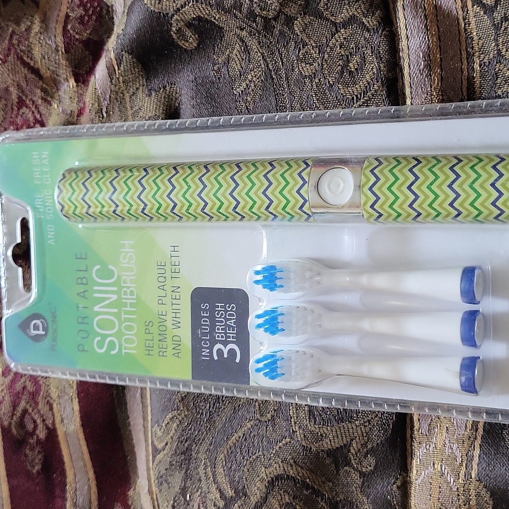 Portable sonic toothbrush 🪥 sealed new great for putting in purse or tra